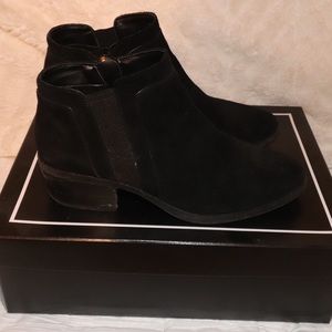 Karl Lagerfeld Suede booties